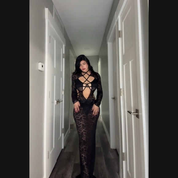 Outcast Dress - Picture 4 of 4